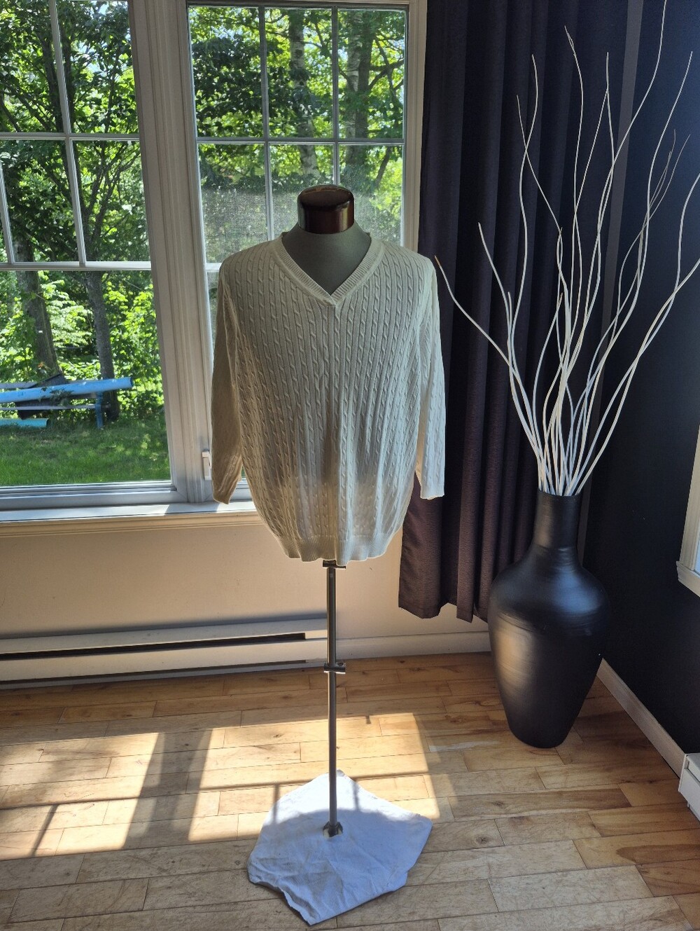 Women's Cream Cable-Knit V-Neck Sweater